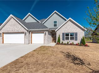 1276 Carrara St, Springdale, AR 72762