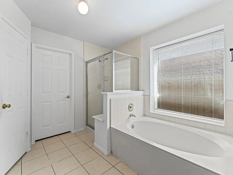 12211 Bringate Ct — Photo 16