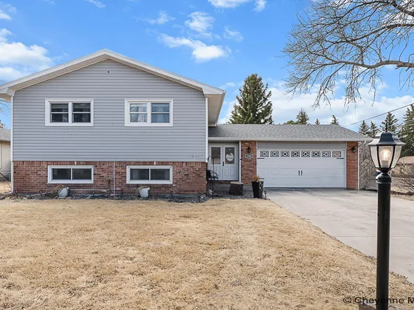 1103 E Carlson St, Cheyenne, WY 82009