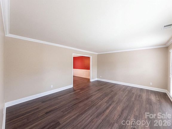 3rd image of 201 Wainsley Pl