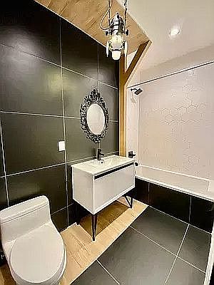 5th image of 244 Hawthorne St #4AA