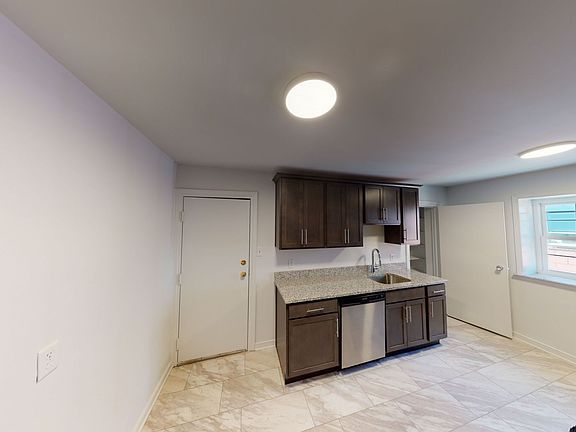 4th image of 4205 Forest Hill Ave #2
