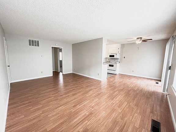 2nd image of 17 Quay Ct APT 02