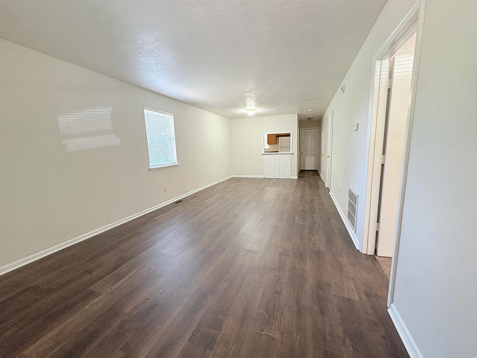 2 bed, 864 sqft, $1,050 — Photo 3