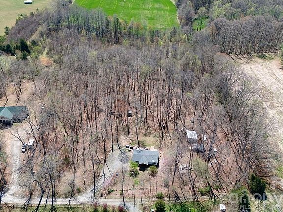 3rd image of 145 White Rock Farm Ln