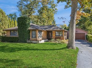 1473 Edgewood Rd, Lake Forest, IL 60045