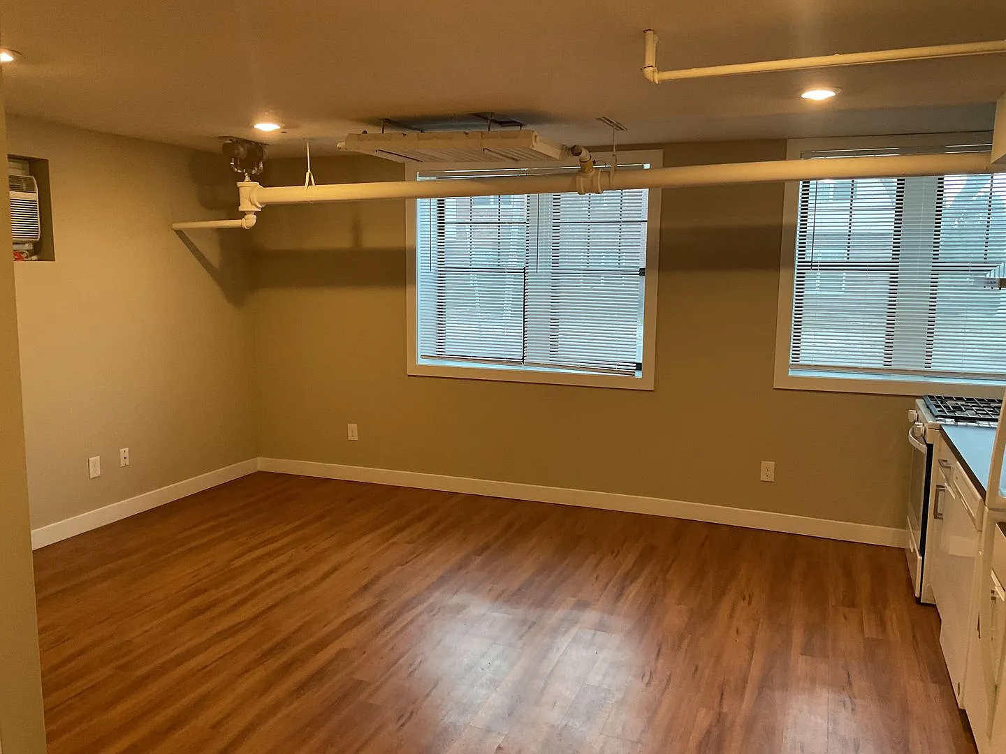 451 Fairview Ave N — Photo 4