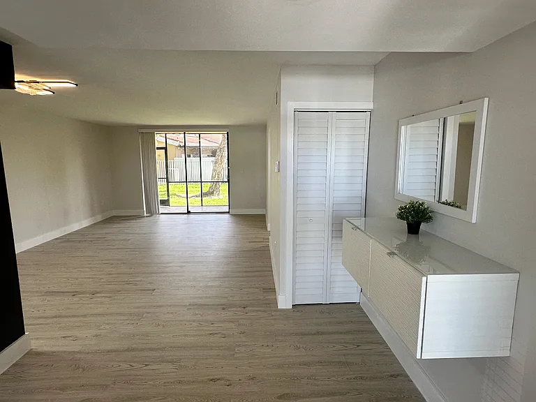 8211 NW 191st St #3-C — Photo 1
