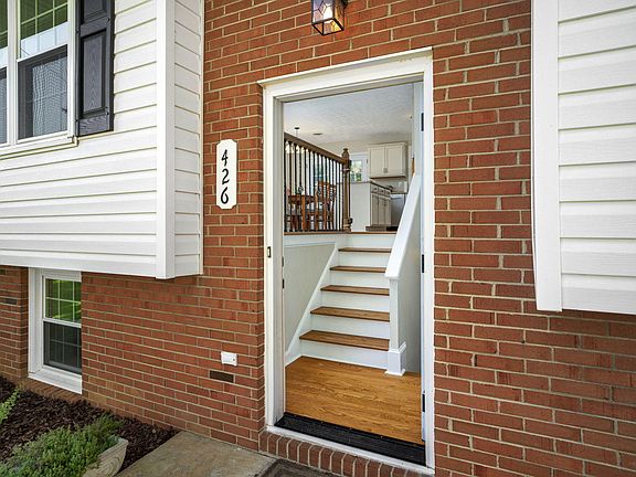 3rd image of 426 Laurel Ct