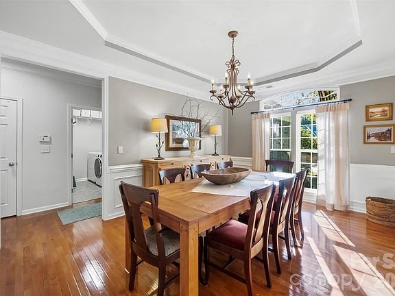 5th image of 205 Woodward Ridge Dr