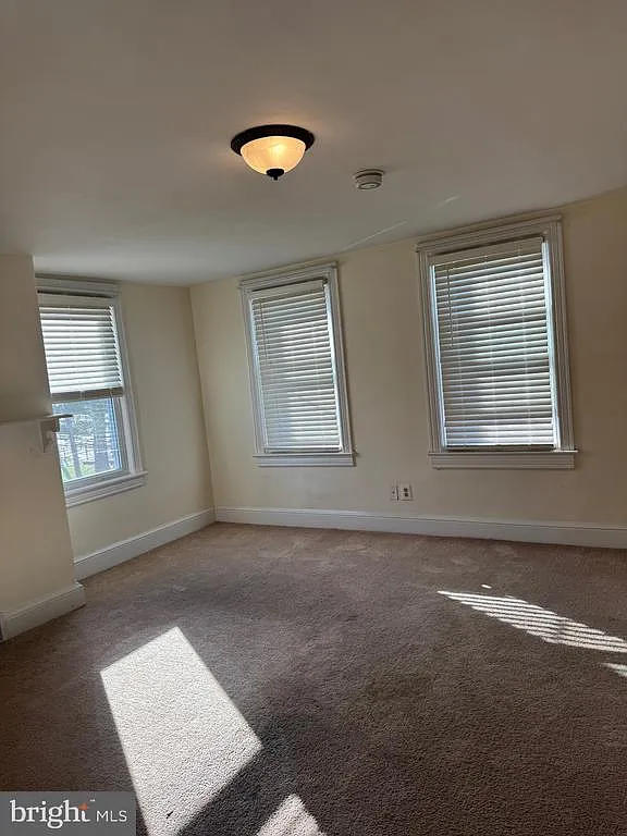 3 bed, 2.0 bath, 1780 sqft, $3,000 — Photo 4