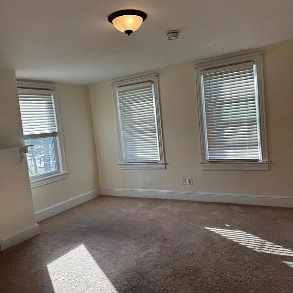 446 W Broad St — Photo 6
