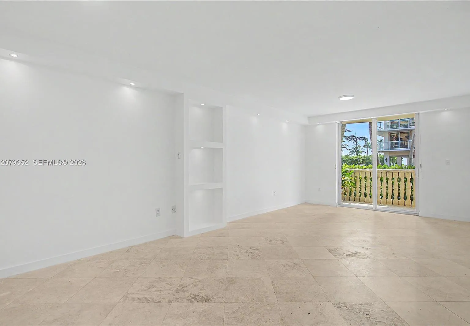 Surfside Palms Condo — Photo 3