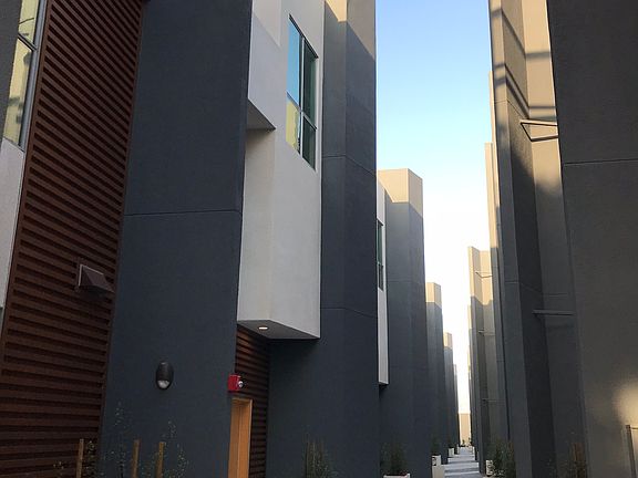5th image of 4025 Grand View Blvd APT 28