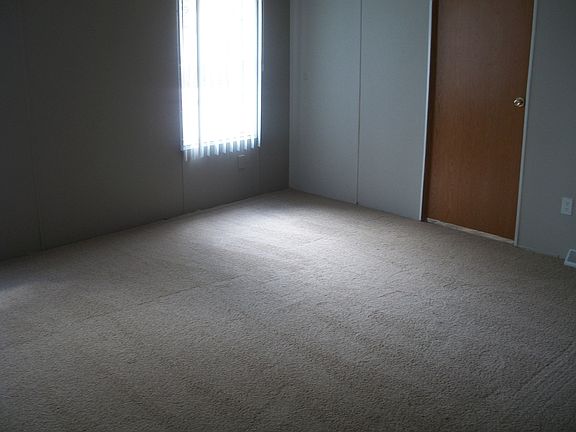 Front bedroom new carpet