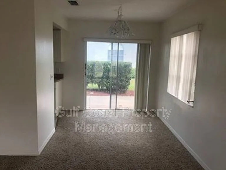 2125 Pueblo Cir #V-7 — Photo 8