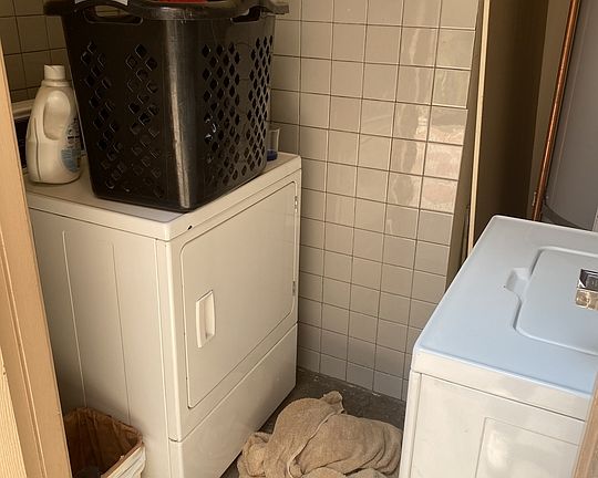 5th image of 3720 Kelton Ave APT 2