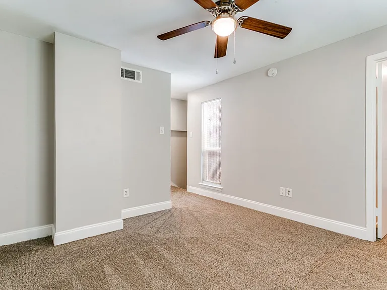4023 N Hall St #206 — Photo 10