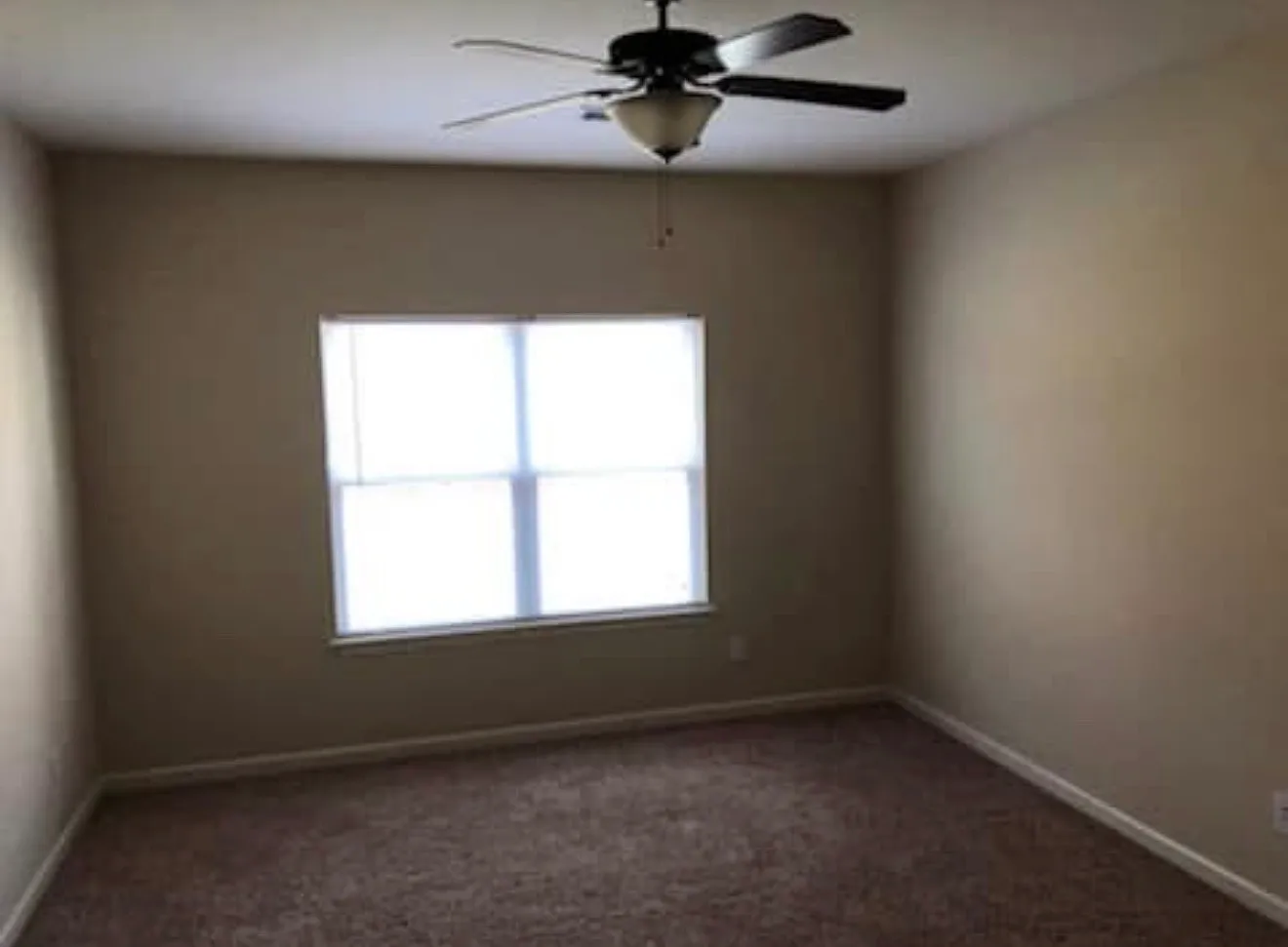 3 bed, 1700 sqft, $1,800 — Photo 2