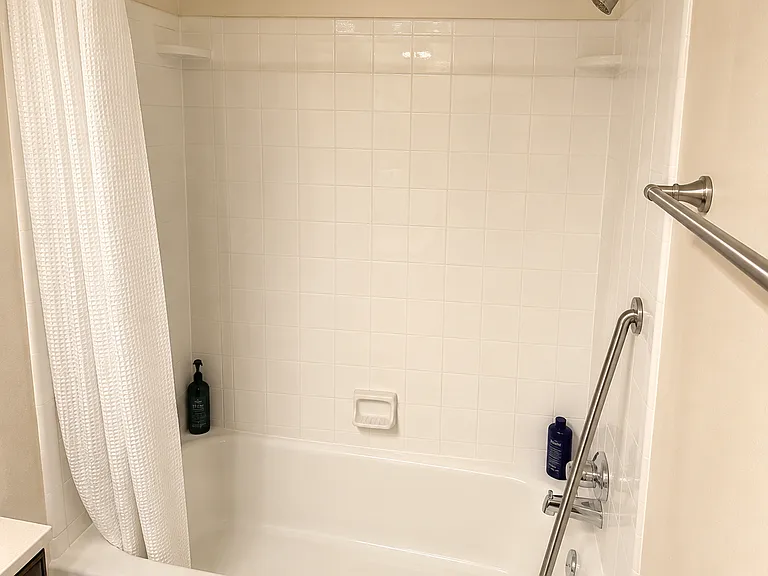 735 W Ridge Dr — Photo 3