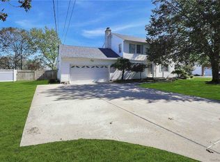 113 Elder Rd, Islip, NY 11751