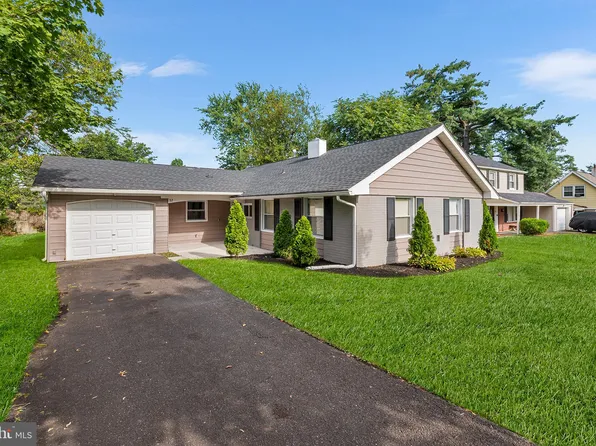 57 Placid Ln, Willingboro, NJ 08046