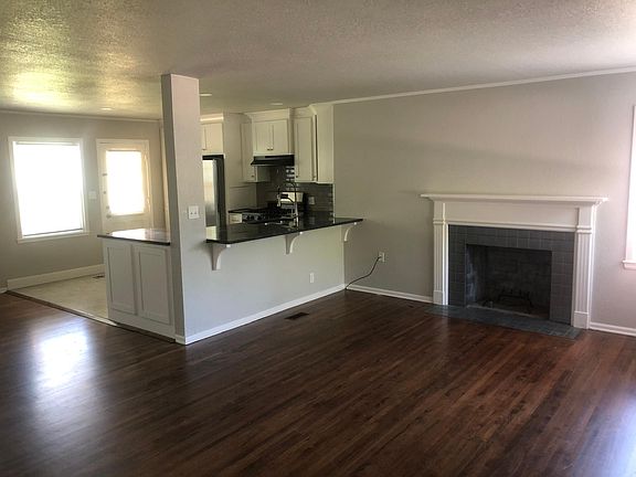 3rd image of 1128 S Urbana Ave