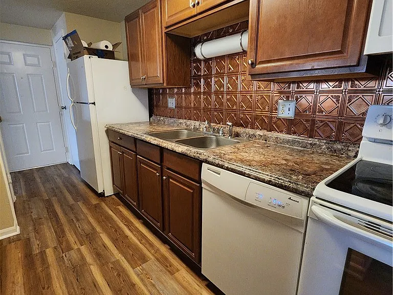 9396 Wind Haven Ct #201 — Photo 5