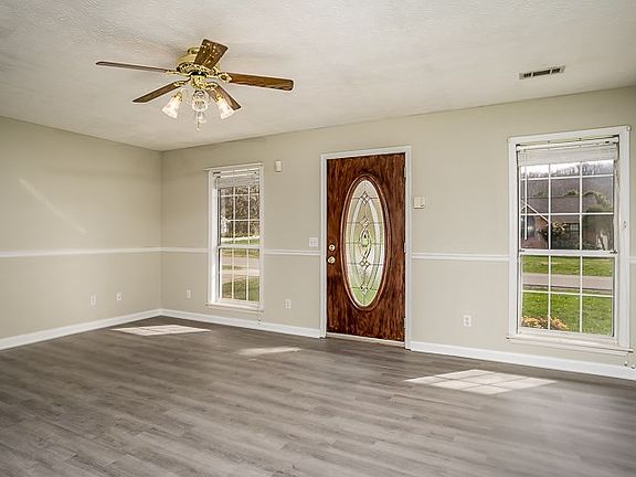3rd image of 3825 Bartlett Dr
