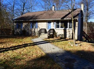 12 Belford Dr, Hewitt, NJ 07421