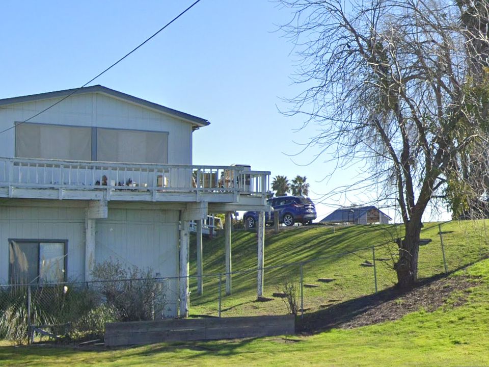 1st image of 607 Riverview Pl