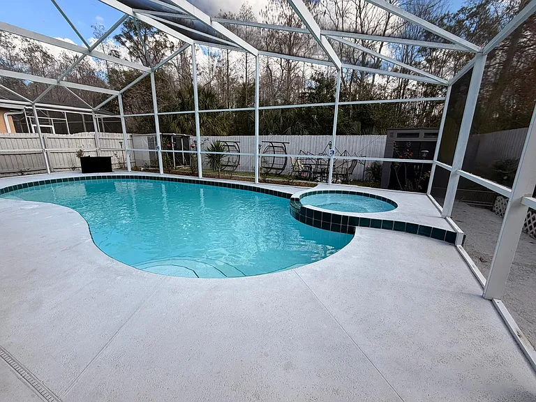 1908 Bridgeview Cir — Photo 35