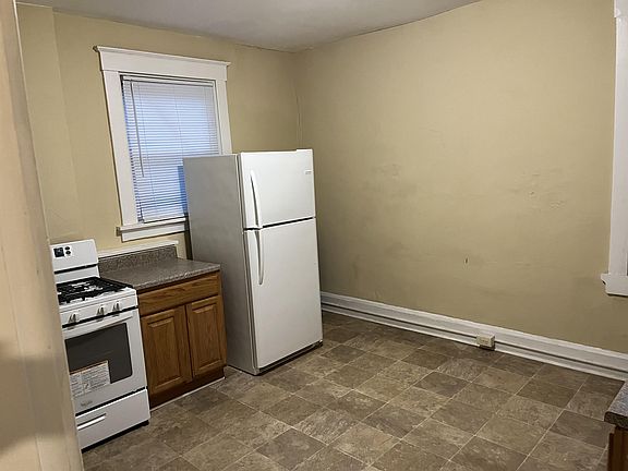 3rd image of 4401 Glenway Ave #3