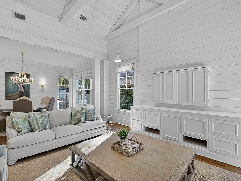 1030 Village Oaks Ln — Photo 6