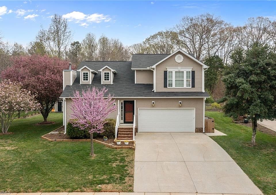 1st image of 108 Holly Ridge Ln