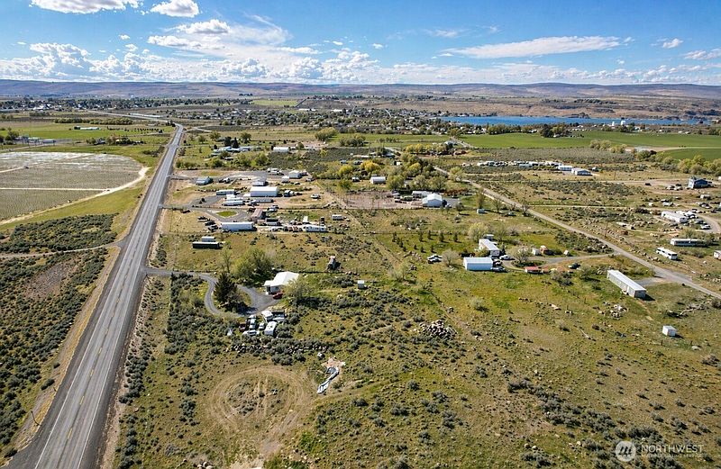 3rd image of 1404 E Hwy 28