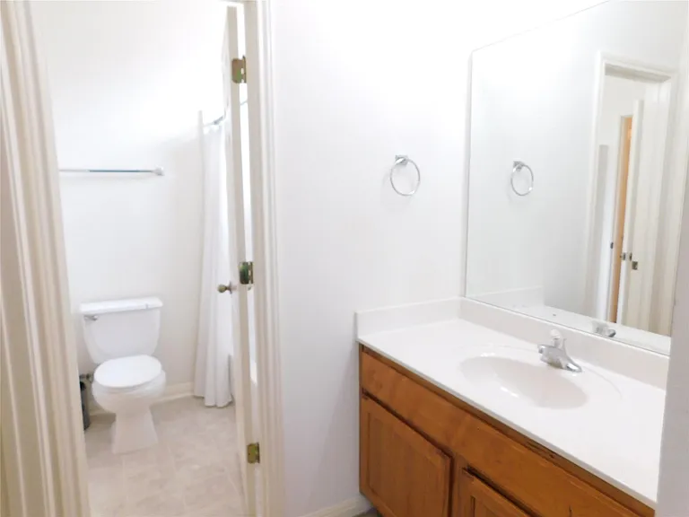 1511 Homewood Cir — Photo 17