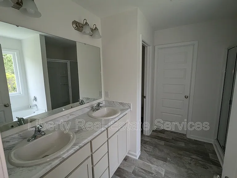 114 Alcove Ct — Photo 11