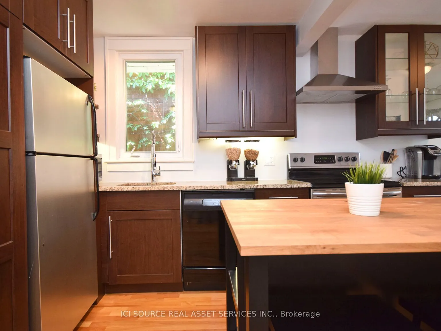2 bed, $2,816 — Photo 3