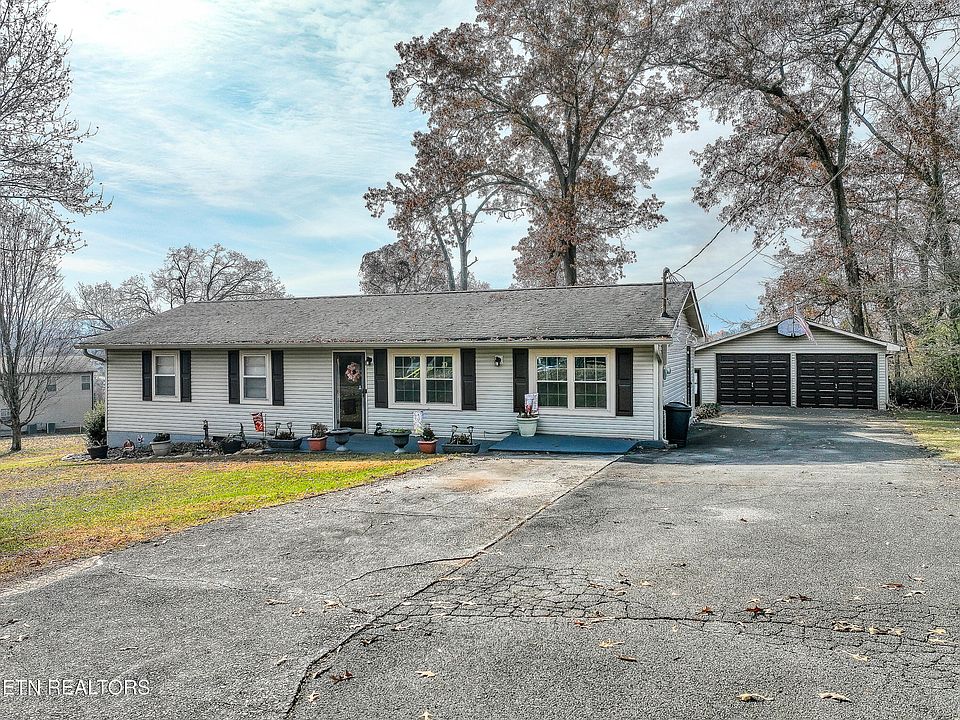 1st image of 923 Panorama Dr