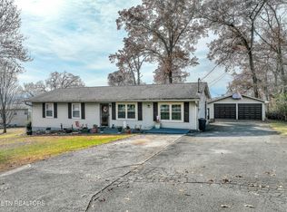 923 Panorama Dr, Maryville, TN 37801