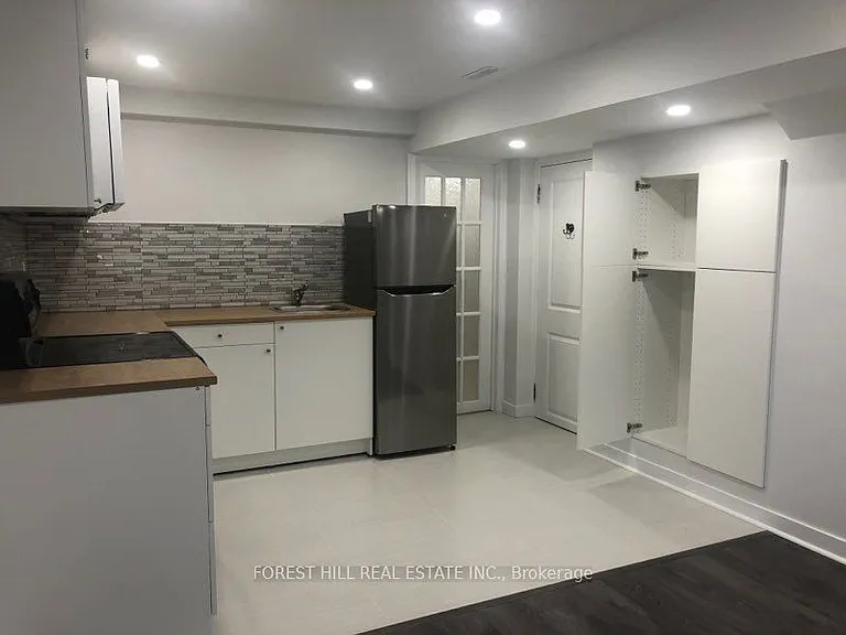 290 Britannia Ave #LOWER — Photo 2