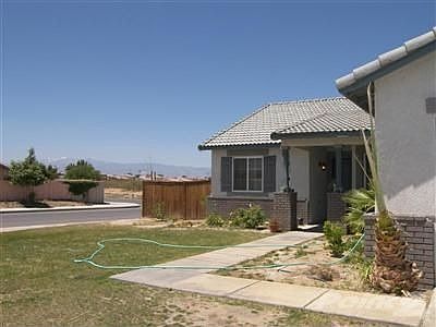 5th image of 15402 Ross Dr