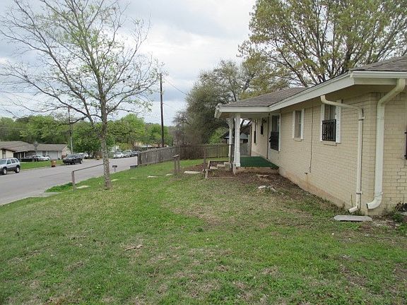 3rd image of 3201 Northeast Dr