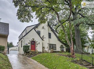 4917 State Line Rd, Kansas City, MO 64112