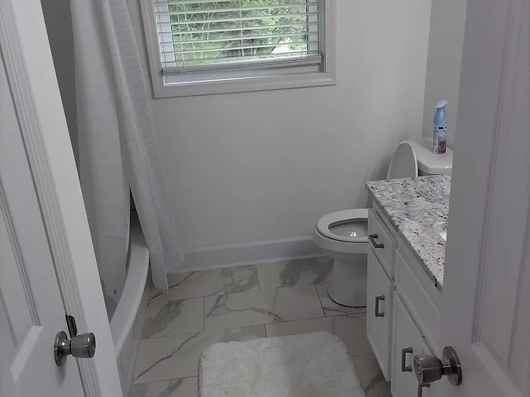 2301 Willow Creek Ct E — Photo 7