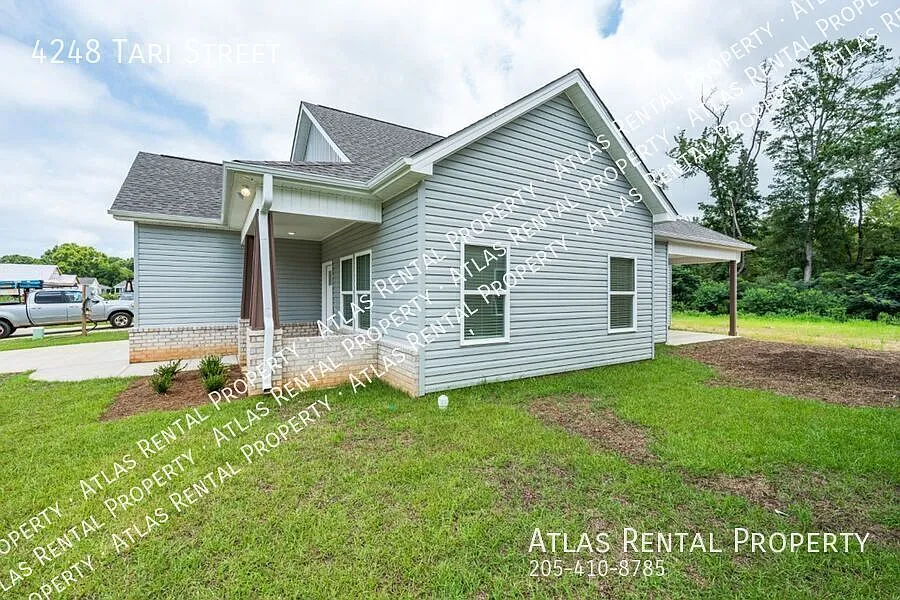 Beautifully Updated 3BR Home Granite Counters, Hardwood & More! — Photo 3