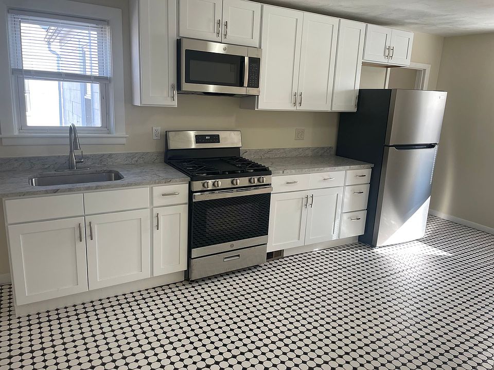 1st image of 8 Bells Ct Floor 2