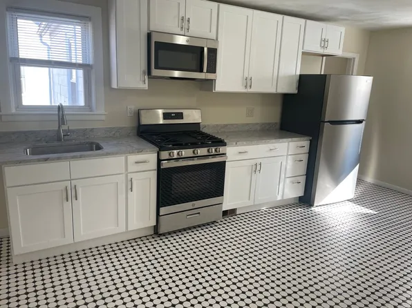 8 Bells Court, 8 Bells Ct Floor 2, Cumberland, RI 02864