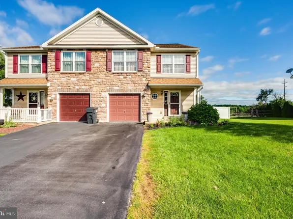 31 N Calais Dr, Reading, PA 19605